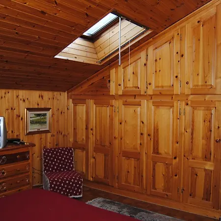 Tipica Mansarda Valle D'aosta Apartment Fenis
